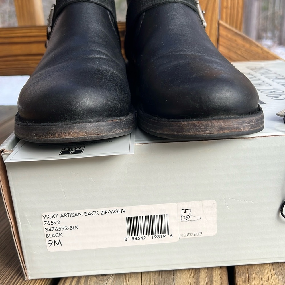 Frye Vicky Artisan Back Zip Distressed Boots  Moto Boots 9 🥳 Host Pick 🥳 - Picture 8 of 16